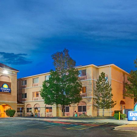 Days Inn & Suites By Wyndham Airport Albuquerque Buitenkant foto