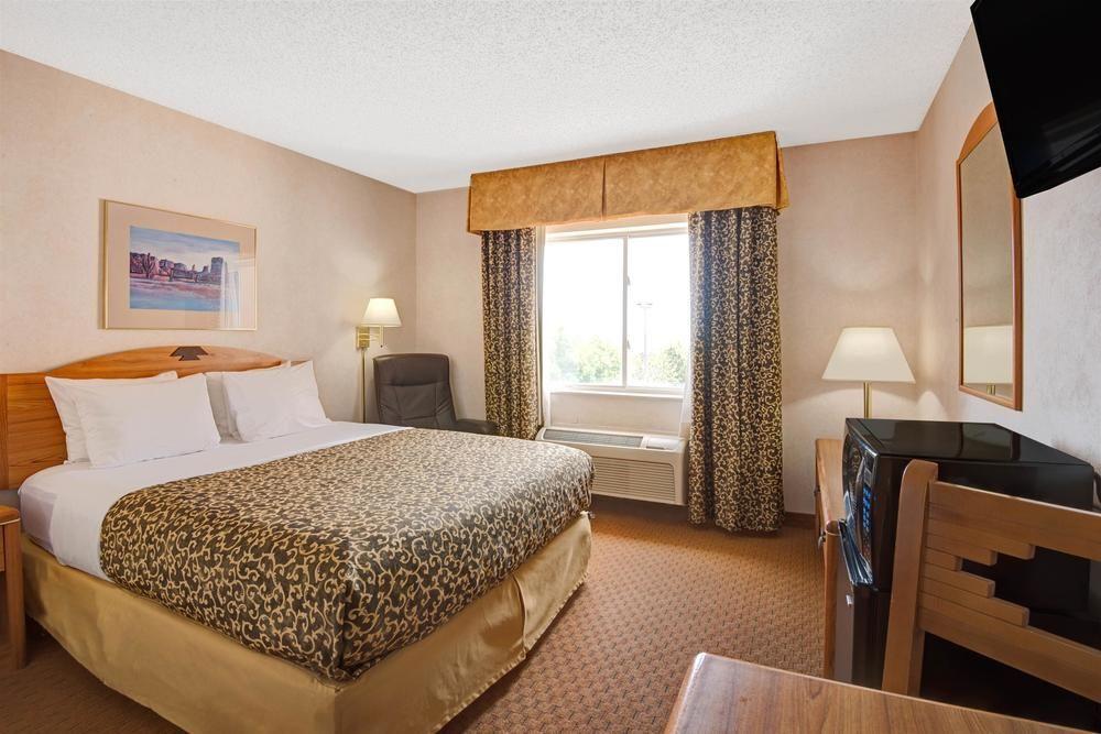 Days Inn & Suites By Wyndham Airport Albuquerque Buitenkant foto