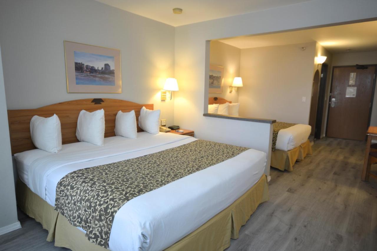 Days Inn & Suites By Wyndham Airport Albuquerque Buitenkant foto