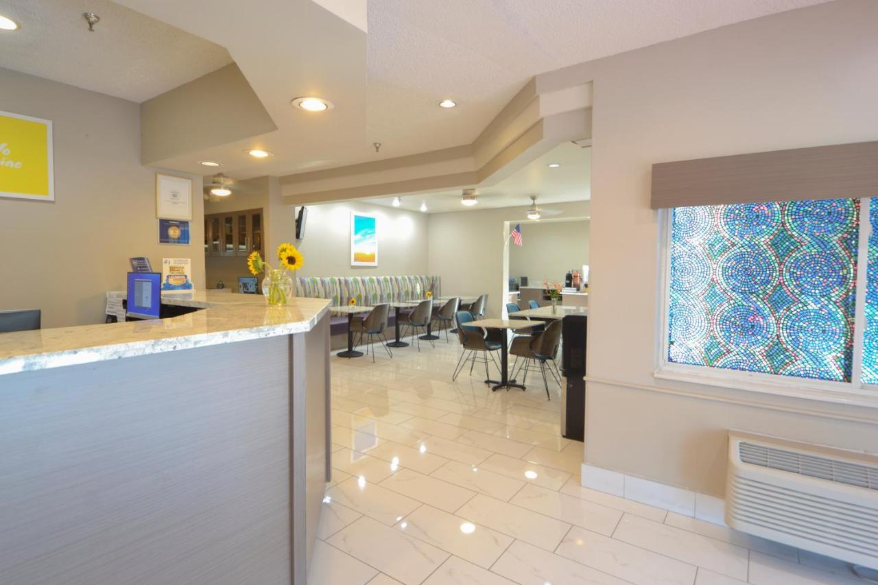 Days Inn & Suites By Wyndham Airport Albuquerque Buitenkant foto
