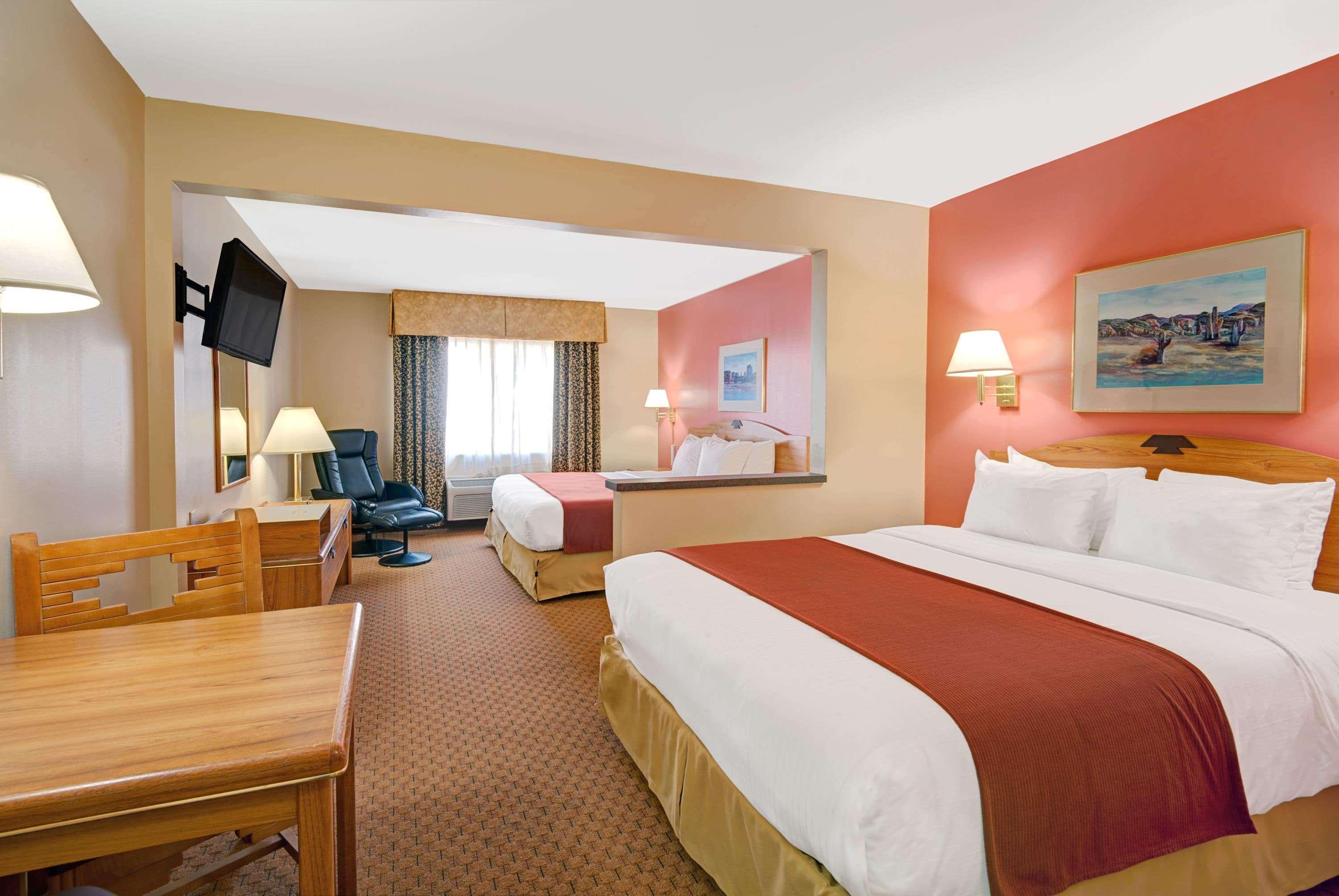 Days Inn & Suites By Wyndham Airport Albuquerque Buitenkant foto