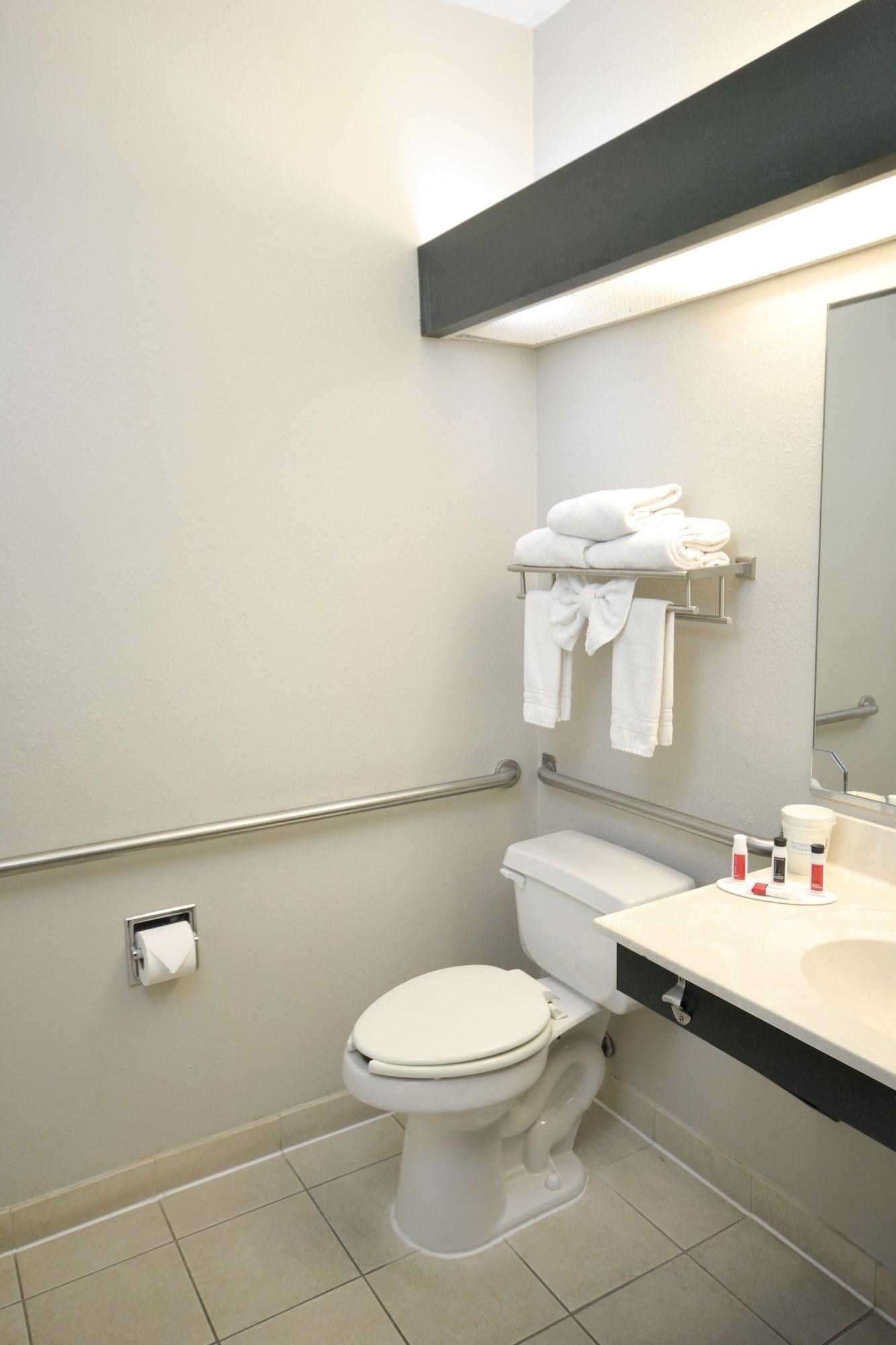 Days Inn & Suites By Wyndham Airport Albuquerque Buitenkant foto