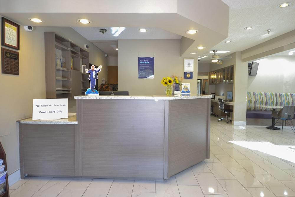 Days Inn & Suites By Wyndham Airport Albuquerque Buitenkant foto