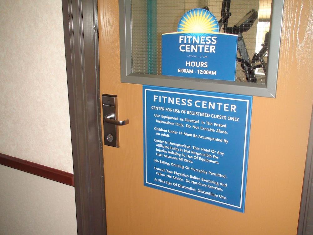 Days Inn & Suites By Wyndham Airport Albuquerque Buitenkant foto