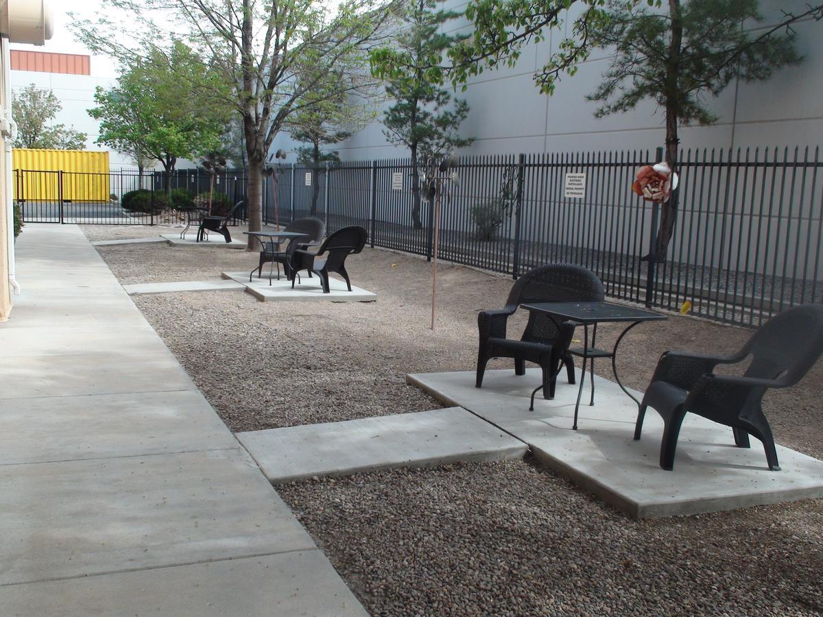 Days Inn & Suites By Wyndham Airport Albuquerque Buitenkant foto
